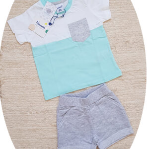 conjunto gris y camiseta con franja turquesa cucumines